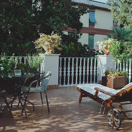 Royal Palace Apartment